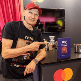 Książka "100 Ciekawostek o Kawie" i autor #KrzysztofBarista Wacławek